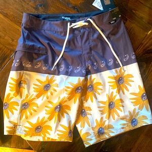 Vans board shorts size 28